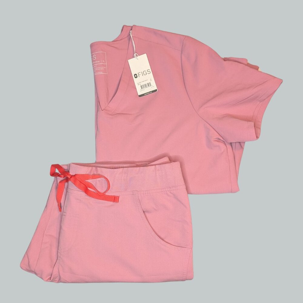 XL FIGS Set (Casma Top & Kade cargo scrub pants) in "Chalk Pink"